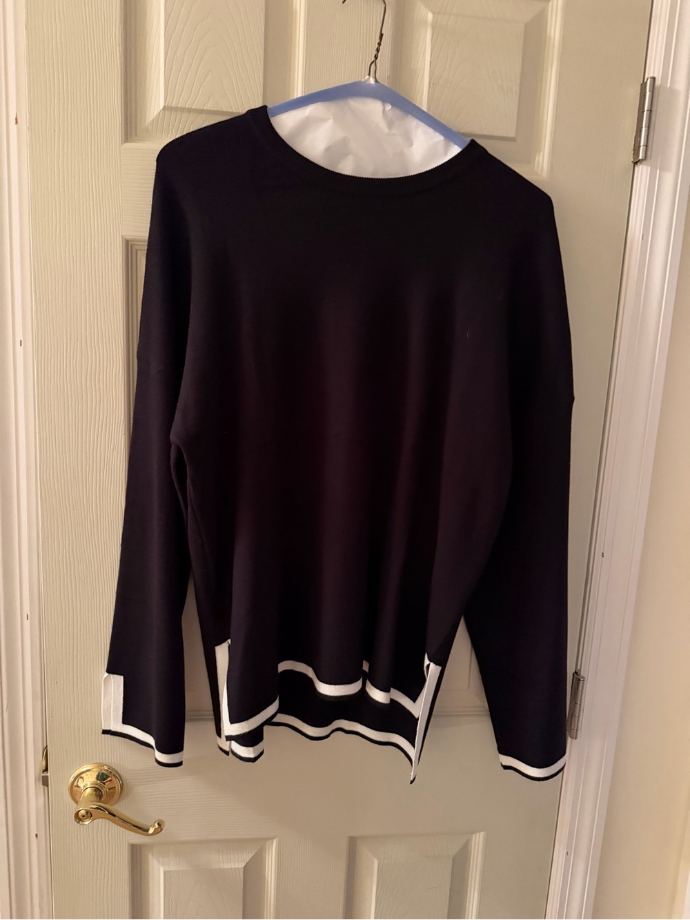 Black Crewneck women ‘sSweater with White Trim